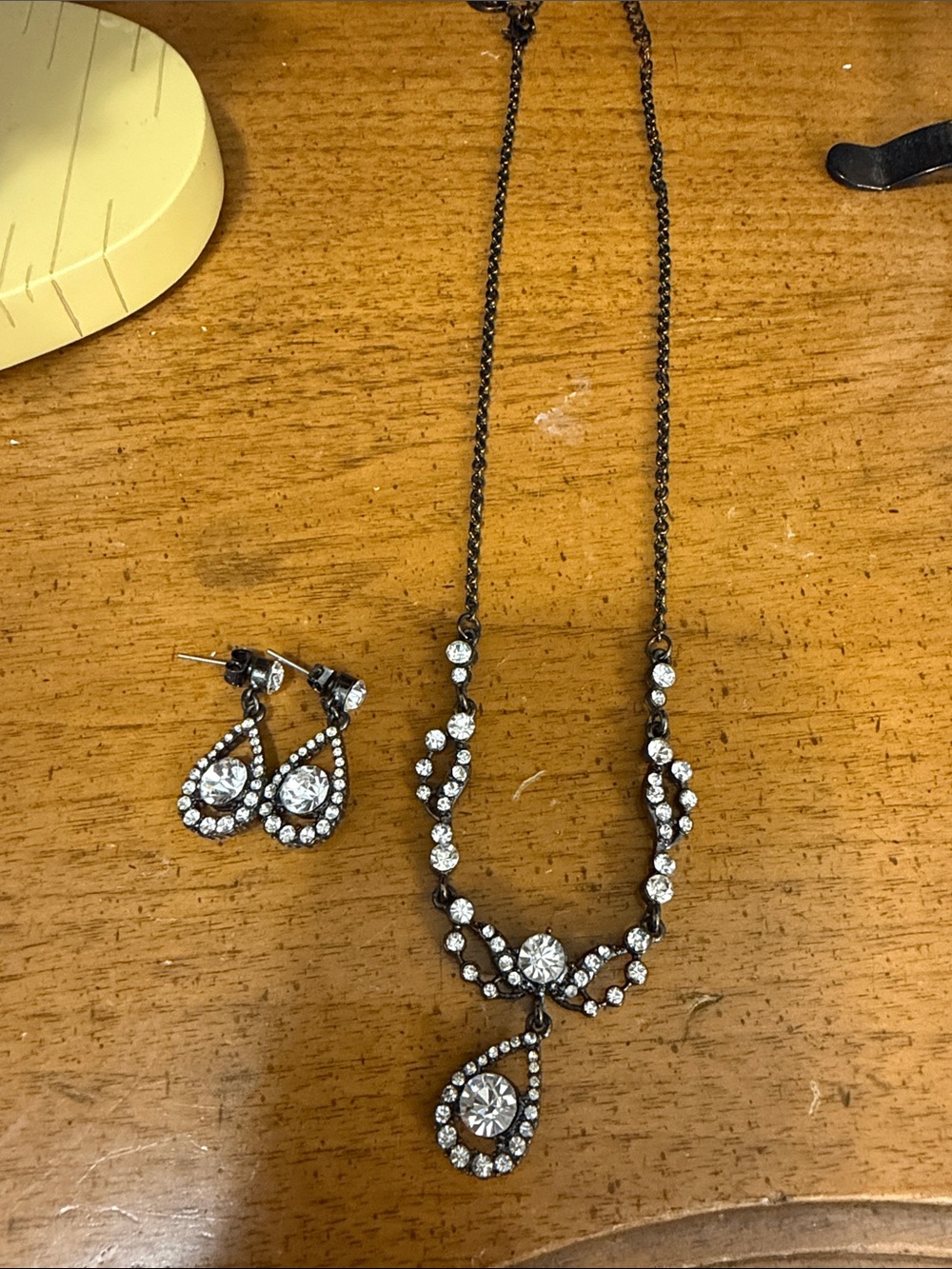 Black and crystal necklace and earrings set
